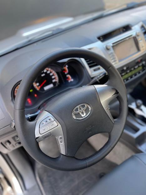TOYOTA Hilux Caminhonete 3.0 4P 4X4 SRV TURBO DIESEL TOP CABINE DUPLA AUTOMTICO, Foto 20