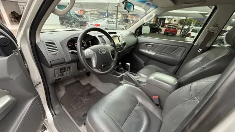 TOYOTA Hilux Caminhonete 3.0 16V 4P 4X4 SRV TURBO DIESEL CABINE DUPLA AUTOMTICO, Foto 9