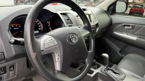 TOYOTA Hilux Caminhonete 3.0 16V 4P 4X4 SRV TURBO DIESEL CABINE DUPLA AUTOMTICO, Foto 11