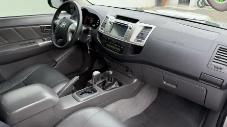 TOYOTA Hilux Caminhonete 3.0 16V 4P 4X4 SRV TURBO DIESEL CABINE DUPLA AUTOMTICO, Foto 12
