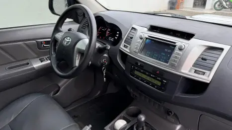 TOYOTA Hilux Caminhonete 3.0 16V 4P 4X4 SRV TURBO DIESEL CABINE DUPLA AUTOMTICO, Foto 14