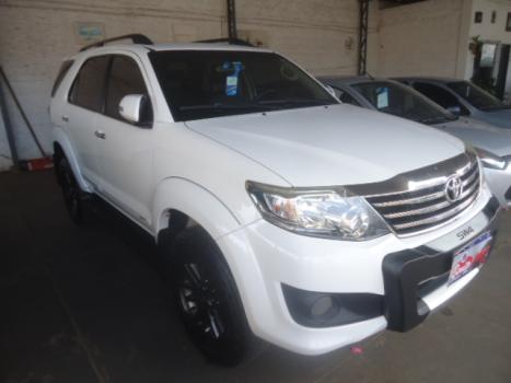 TOYOTA Hilux SW4 2.7 16V 4P SR FLEX AUTOMTICO, Foto 1