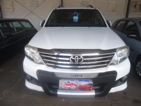 TOYOTA Hilux SW4 2.7 16V 4P SR FLEX AUTOMTICO, Foto 2