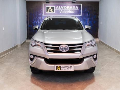 TOYOTA Hilux SW4 2.8 16V 4P SRX 4X4 7 LUGARES TURBO DIESEL AUTOMTICO, Foto 1