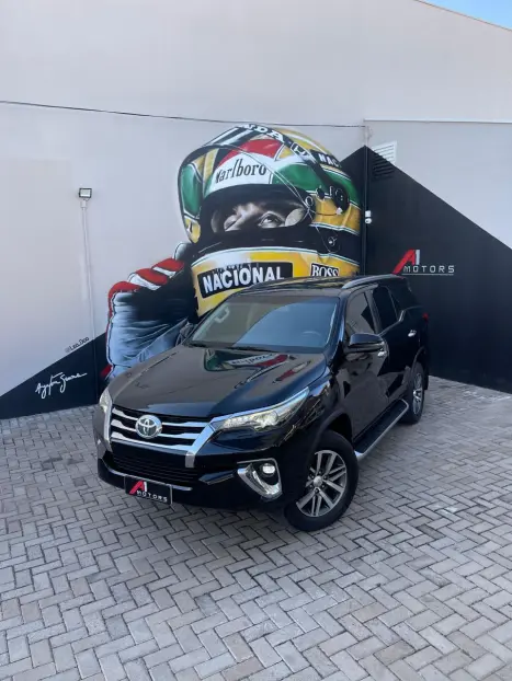 TOYOTA Hilux SW4 2.8 16V 4P SRX 4X4 7 LUGARES TURBO DIESEL AUTOMTICO, Foto 9