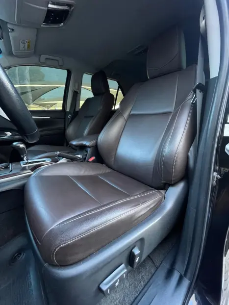 TOYOTA Hilux SW4 2.8 16V 4P SRX 4X4 7 LUGARES TURBO DIESEL AUTOMTICO, Foto 15