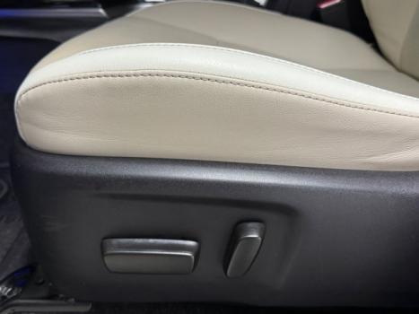 TOYOTA Hilux SW4 2.8 4P SRX 4X4 DIAMOND 7 LUGARES TURBO DIESEL AUTOMTICO, Foto 5