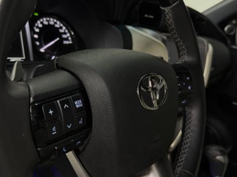 TOYOTA Hilux SW4 2.8 4P SRX 4X4 DIAMOND 7 LUGARES TURBO DIESEL AUTOMTICO, Foto 10