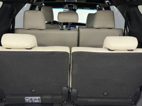 TOYOTA Hilux SW4 2.8 4P SRX 4X4 DIAMOND 7 LUGARES TURBO DIESEL AUTOMTICO, Foto 17
