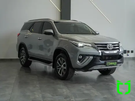 TOYOTA Hilux SW4 2.8 16V 4P SRX 4X4 7 LUGARES TURBO DIESEL AUTOMTICO, Foto 1