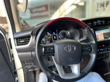 TOYOTA Hilux SW4 2.8 4P SRX 4X4 TURBO DIESEL AUTOMTICO, Foto 11