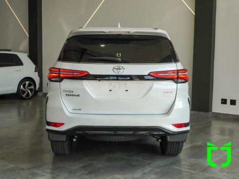 TOYOTA Hilux SW4 2.8 16V 4P SRX PLATINUM 4X4 7 LUGARES TURBO DIESEL AUTOMTICO, Foto 5