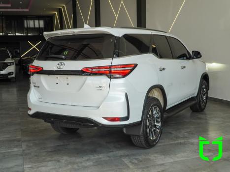 TOYOTA Hilux SW4 2.8 16V 4P SRX PLATINUM 4X4 7 LUGARES TURBO DIESEL AUTOMTICO, Foto 6