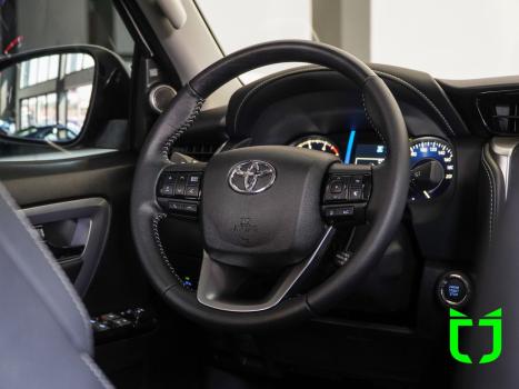 TOYOTA Hilux SW4 2.8 16V 4P SRX PLATINUM 4X4 7 LUGARES TURBO DIESEL AUTOMTICO, Foto 18
