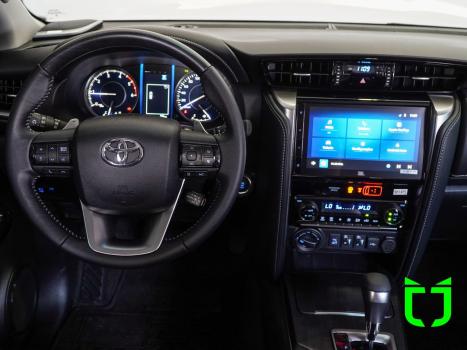 TOYOTA Hilux SW4 2.8 16V 4P SRX PLATINUM 4X4 7 LUGARES TURBO DIESEL AUTOMTICO, Foto 21