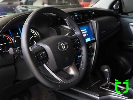 TOYOTA Hilux SW4 2.8 16V 4P SRX PLATINUM 4X4 7 LUGARES TURBO DIESEL AUTOMTICO, Foto 23