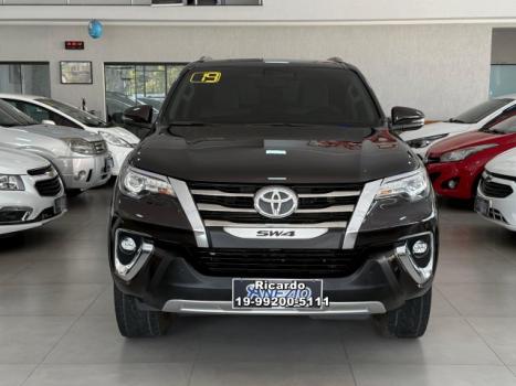 TOYOTA Hilux SW4 2.8 4P SRX 4X4 TURBO DIESEL AUTOMTICO, Foto 4