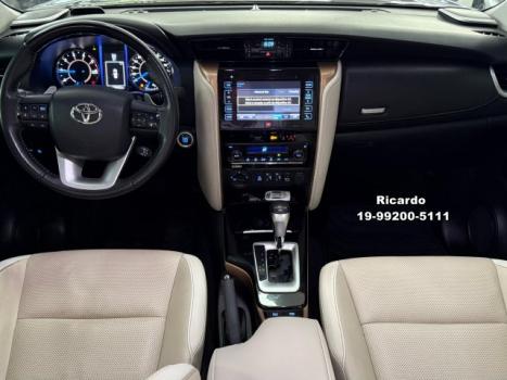 TOYOTA Hilux SW4 2.8 4P SRX 4X4 TURBO DIESEL AUTOMTICO, Foto 5