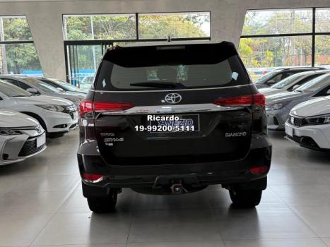 TOYOTA Hilux SW4 2.8 4P SRX 4X4 TURBO DIESEL AUTOMTICO, Foto 9