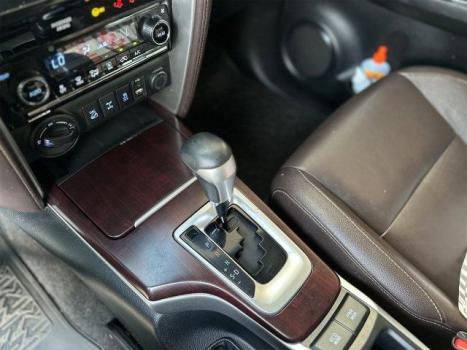 TOYOTA Hilux SW4 2.8 4P SRX 4X4 TURBO DIESEL AUTOMTICO, Foto 9