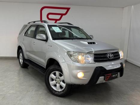 TOYOTA Hilux SW4 3.0 16V 4P SRV 4X4 TURBO DIESEL AUTOMTICO, Foto 2