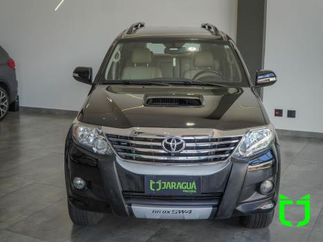 TOYOTA Hilux SW4 3.0 16V 4P SRV 4X4 7 LUGARES TURBO DIESEL AUTOMTICO, Foto 2