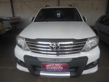 TOYOTA Hilux SW4 3.0 16V 4P SR 4X4 TURBO DIESEL AUTOMTICO, Foto 3