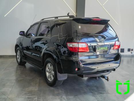 TOYOTA Hilux SW4 3.0 16V 4P SRV 4X4 7 LUGARES TURBO DIESEL AUTOMTICO, Foto 4