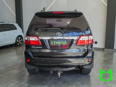 TOYOTA Hilux SW4 3.0 16V 4P SRV 4X4 7 LUGARES TURBO DIESEL AUTOMTICO, Foto 5