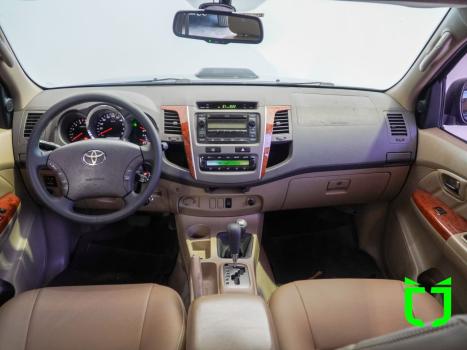 TOYOTA Hilux SW4 3.0 16V 4P SRV 4X4 7 LUGARES TURBO DIESEL AUTOMTICO, Foto 10