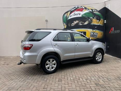 TOYOTA Hilux SW4 3.0 16V 4P SRV 4X4 7 LUGARES TURBO DIESEL AUTOMTICO, Foto 6
