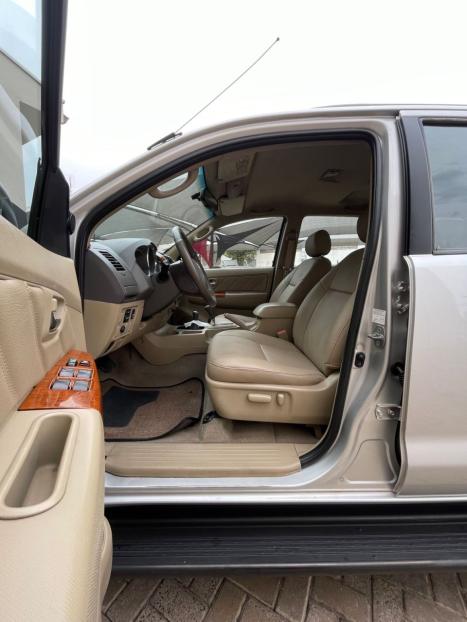 TOYOTA Hilux SW4 3.0 16V 4P SRV 4X4 7 LUGARES TURBO DIESEL AUTOMTICO, Foto 22