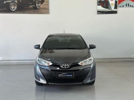TOYOTA Yaris Hatch 1.5 16V 4P FLEX XL PLUS CONNECT MULTIDRIVE AUTOMTICO CVT, Foto 2