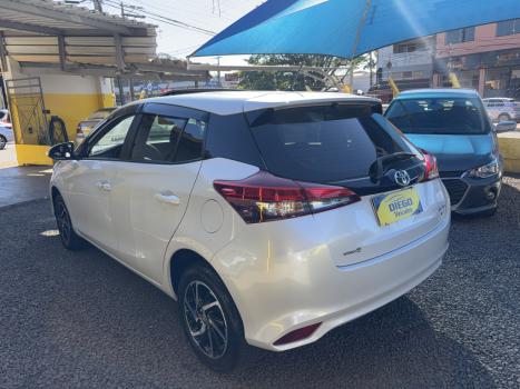 TOYOTA Yaris Hatch 1.5 16V 4P FLEX XLS CONNECT MULTIDRIVE AUTOMTICO CVT, Foto 3