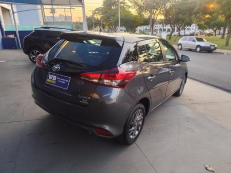 TOYOTA Yaris Hatch 1.5 16V 4P FLEX XS MULTIDRIVE AUTOMTICO CVT, Foto 6