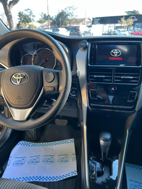 TOYOTA Yaris Hatch 1.3 16V 4P FLEX XL PLUS TECH MULTIDRIVE AUTOMTICO CVT, Foto 4