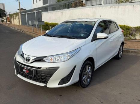 TOYOTA Yaris Hatch 1.5 16V 4P FLEX XL PLUS CONNECT MULTIDRIVE AUTOMTICO CVT, Foto 2