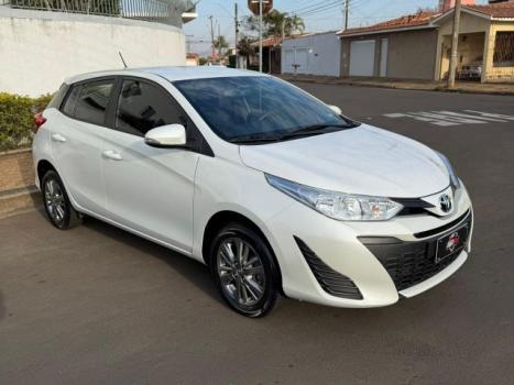 TOYOTA Yaris Hatch 1.5 16V 4P FLEX XL PLUS CONNECT MULTIDRIVE AUTOMTICO CVT, Foto 3