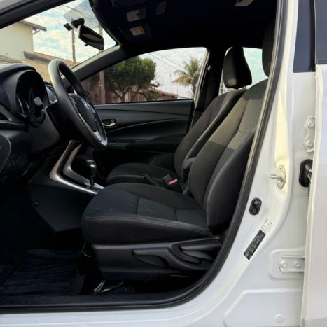 TOYOTA Yaris Hatch 1.5 16V 4P FLEX XL PLUS CONNECT MULTIDRIVE AUTOMTICO CVT, Foto 7