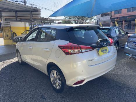 TOYOTA Yaris Hatch 1.3 16V 4P FLEX XL PLUS TECH MULTIDRIVE AUTOMTICO CVT, Foto 3
