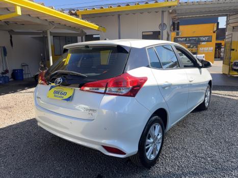 TOYOTA Yaris Hatch 1.3 16V 4P FLEX XL PLUS TECH MULTIDRIVE AUTOMTICO CVT, Foto 5