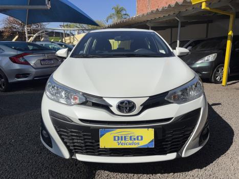 TOYOTA Yaris Hatch 1.3 16V 4P FLEX XL PLUS TECH MULTIDRIVE AUTOMTICO CVT, Foto 8