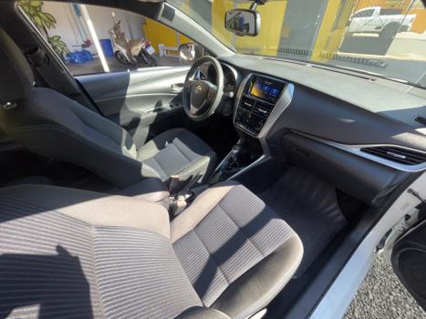 TOYOTA Yaris Hatch 1.3 16V 4P FLEX XL PLUS TECH MULTIDRIVE AUTOMTICO CVT, Foto 13