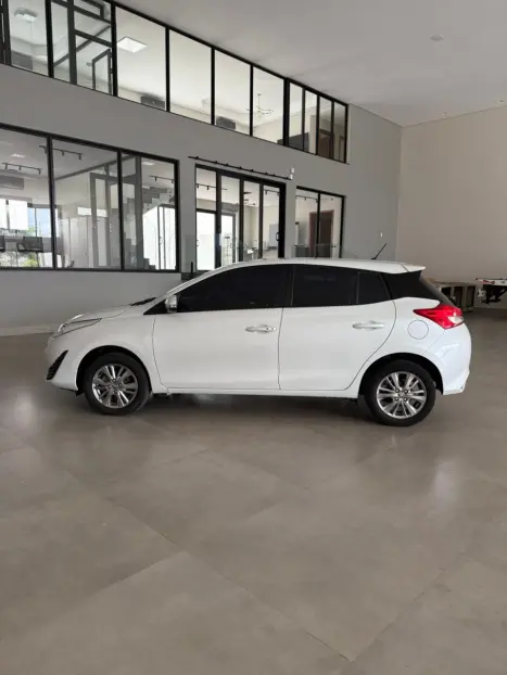 TOYOTA Yaris Hatch 1.5 16V 4P FLEX XL PLUS CONNECT MULTIDRIVE AUTOMTICO CVT, Foto 12