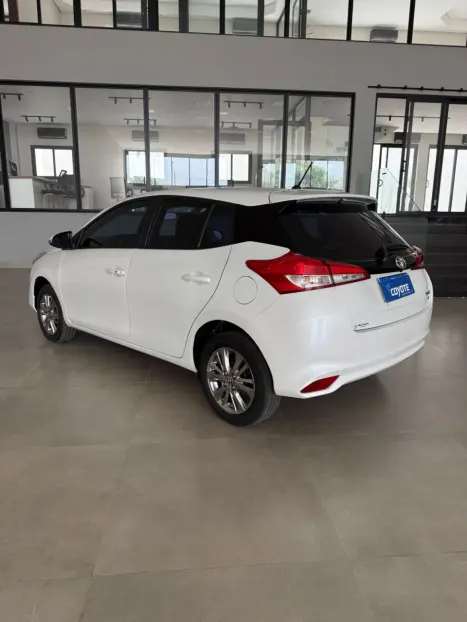 TOYOTA Yaris Hatch 1.5 16V 4P FLEX XL PLUS CONNECT MULTIDRIVE AUTOMTICO CVT, Foto 13