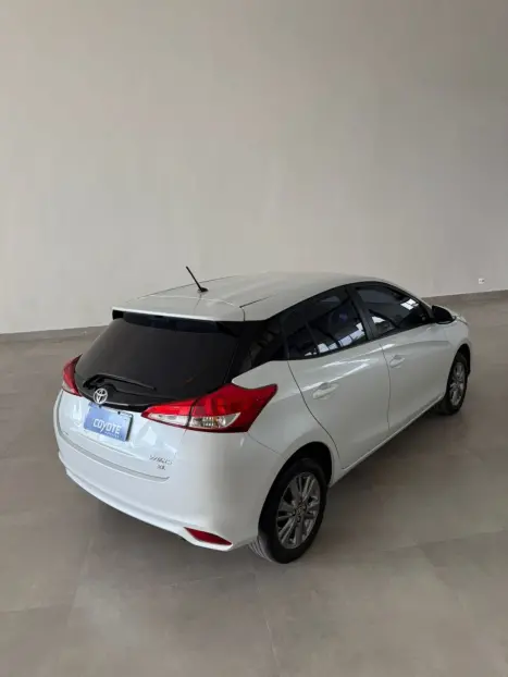 TOYOTA Yaris Hatch 1.5 16V 4P FLEX XL PLUS CONNECT MULTIDRIVE AUTOMTICO CVT, Foto 15