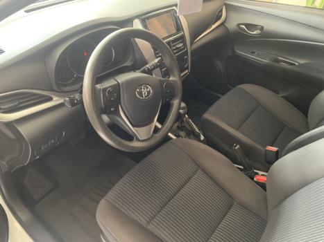 TOYOTA Yaris Hatch 1.5 16V 4P FLEX XL MULTIDRIVE AUTOMTICO CVT, Foto 3