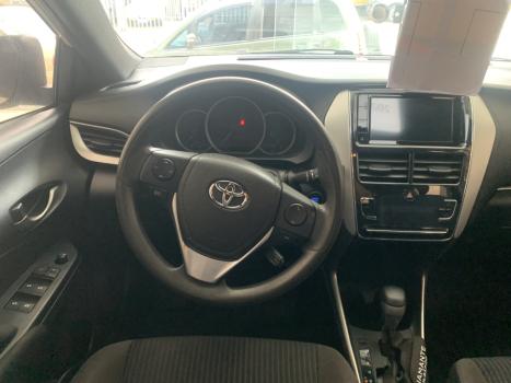 TOYOTA Yaris Hatch 1.5 16V 4P FLEX XL MULTIDRIVE AUTOMTICO CVT, Foto 5