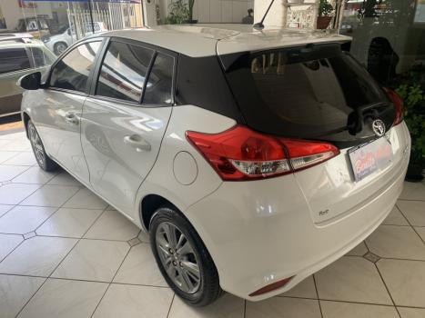 TOYOTA Yaris Hatch 1.5 16V 4P FLEX XL MULTIDRIVE AUTOMTICO CVT, Foto 6