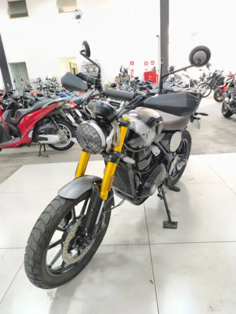 TRIUMPH Scrambler 400X , Foto 11